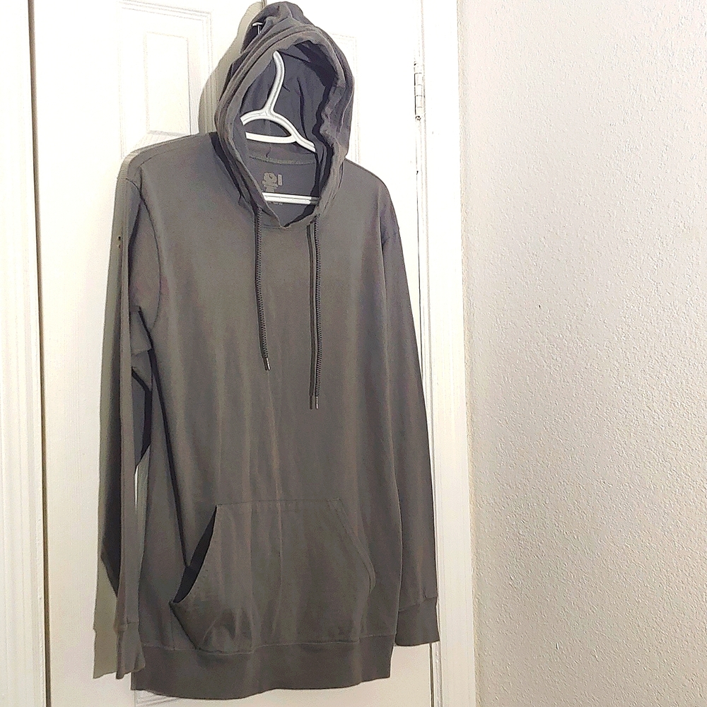 Gray Hooded Pullover Sweater * Drawstrings * Size M * Kangaroo Pocket * Hoodie